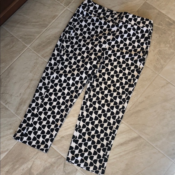 Chico’s NWT Travelers Dot Crepe Crop pants - Picture 1 of 8